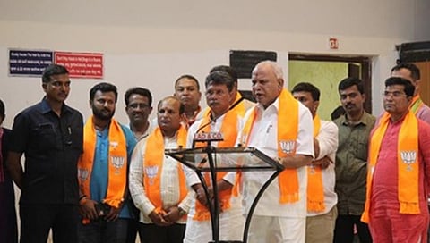 ಧರ್ಮನಾಥ ಭವನದಲ್ಲಿ ಪಕ್ಷದ ಕಾರ್ಯಕರ್ತರನ್ನುದ್ದೇಶಿಸಿ ಮಾತನಾಡುತ್ತಿರುವ ಬಿಎಸ್ ಯಡಿಯೂರಪ್ಪ.