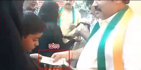 ಮತದಾರರಿಗೆ ಹಣ ಹಂಚಿಕೆ