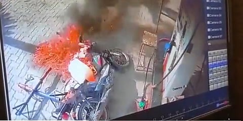 ಪೆಟ್ರೋಲ್ ಬಂಕ್ ನಲ್ಲಿ ಬೆಂಕಿ