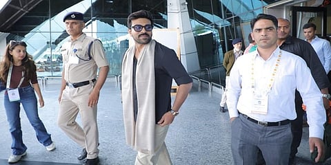 ಶ್ರೀನಗರ ವಿಮಾನ ನಿಲ್ದಾಣದಲ್ಲಿ ರಾಮ್ ಚರಣ್