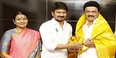 ತಂದೆ ತಾಯಿಯೊಂದಿಗೆ ಉದಯನಿಧಿ ಸ್ಟಾಲಿನ್