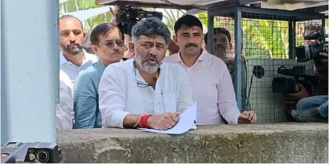 ಡಿ ಕೆ ಶಿವಕುಮಾರ್