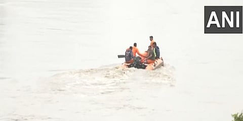 ರಕ್ಷಣಾ ಕಾರ್ಯಾಚರಣೆ ಚಿತ್ರ