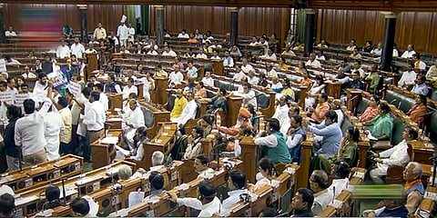 ಲೋಕಸಭೆಯಲ್ಲಿ ವಿರೋಧ ಪಕ್ಷಗಳ ಸದಸ್ಯರ ಪ್ರತಿಭಟನೆ