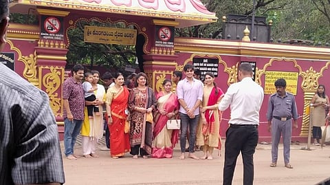 ಕೊರಗಜ್ಜನ ಸನ್ನಿಧಿಯಲ್ಲಿ ಮಾಲಾಶ್ರೀ ಕುಟುಂಬ