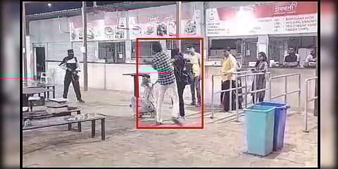 ಉಗ್ರಗಾಮಿ ವೇಷಧಾರಿಗೆ ಕಪಾಳಮೋಕ್ಷ