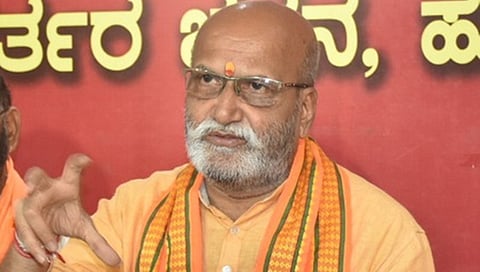 ಶ್ರೀರಾಮಸೇನೆ ಮುಖ್ಯಸ್ಥ.