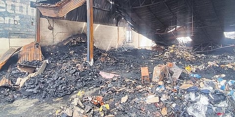 ಶೂ ಗೋದಾಮಿನಲ್ಲಿ ಅಗ್ನಿ ಅವಘಡ