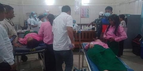 ಆಸ್ಪತ್ರೆಯಲ್ಲಿ ಗಾಯಗೊಂಡ ವಿದ್ಯಾರ್ಥಿಗಳು