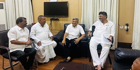 ಇಬ್ಬರು ಮಾಜಿ ಶಾಸಕರೊಂದಿಗೆ ಡಿಕೆಶಿ ಜೊತೆಗೆ ಶೆಟ್ಟರ್ ಮಾತುಕತೆ