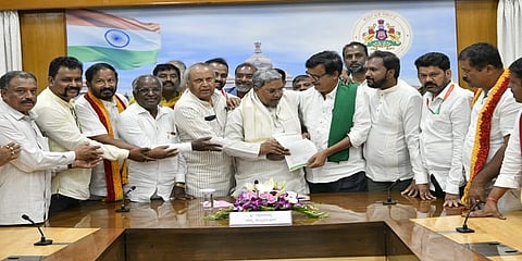 ನಿಯೋಗದೊಂದಿಗೆ ಮುಖ್ಯಮಂತ್ರಿ ಸಿದ್ದರಾಮಯ್ಯ