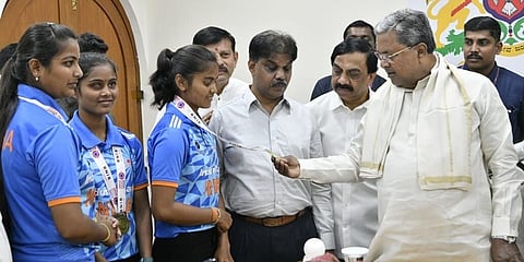 ಅಂಧರ ಮಹಿಳಾ ಕ್ರಿಕೆಟ್ ತಂಡವನ್ನು ಅಭಿನಂದಿಸಿದ ಸಿಎಂ