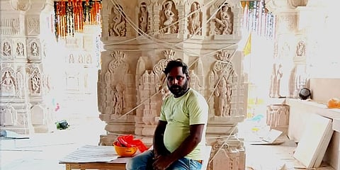 ಶಿಲ್ಪಿ ಮುತ್ತಣ್ಣ ಅಳವಂಡಿ
