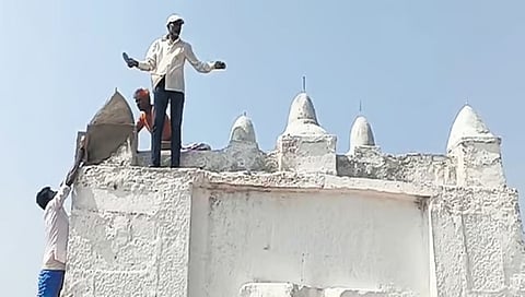 ಹಾನಿಗೊಳಗಾದ ಧಾರ್ಮಿಕ ಸ್ಥಳದ ದುರಸ್ತಿ