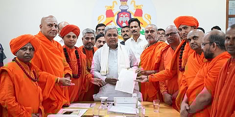 ಹಿಂದುಳಿದ ಸಮುದಾಯಗಳ ಮಠಾಧೀಶರಿಂದ ಸಿಎಂ ಭೇಟಿ
