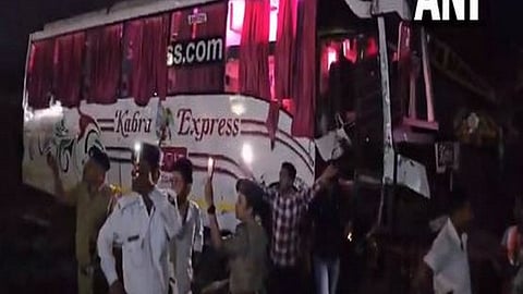 ಘಟನಾ ಸ್ಥಳದಲ್ಲಿ ಪೊಲೀಸರು.