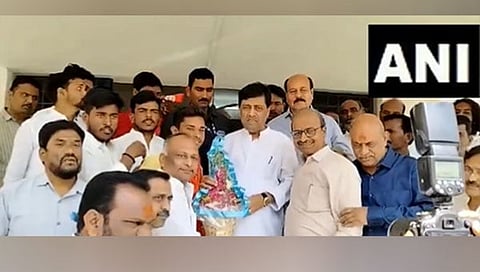 ಅಶೋಕ್ ಚವಾಣ್ ಸಮ್ಮುಖದಲ್ಲಿ 55 ಕಾಂಗ್ರೆಸ್ ಮಾಜಿ ಶಾಸಕರು ಬಿಜೆಪಿ ಸೇರ್ಪಡೆ