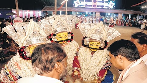 ಪುತ್ತೂರಿನಲ್ಲಿ ನಡೆದ ದೇವಾಸ್ಥಾನ ಕಾರ್ಯಕ್ರಮದಲ್ಲಿ ಕಾಂಗ್ರೆಸ್ ಅಭ್ಯರ್ಥಿ ಪದ್ಮರಾಜ್