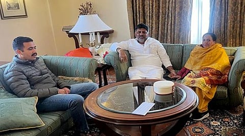 ವಿಕ್ರಮಾದಿತ್ಯ ಸಿಂಗ್ ಅವರೊಂದಿಗೆ ಡಿಕೆ ಶಿವಕುಮಾರ್ ಸಾಂದರ್ಭಿಕ ಚಿತ್ರ