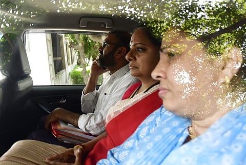 ಭಾರತ್ ರಾಷ್ಟ್ರ ಸಮಿತಿ (BRS) ವಿಧಾನ ಪರಿಷತ್ ಸದಸ್ಯೆ ಕೆ ಕವಿತಾ ದೆಹಲಿಯ ಅಬಕಾರಿ ನೀತಿಯಲ್ಲಿ ರೋಸ್ ಅವೆನ್ಯೂ ಕೋರ್ಟ್‌ಗೆ ಹಾಜರಾದರು. 
