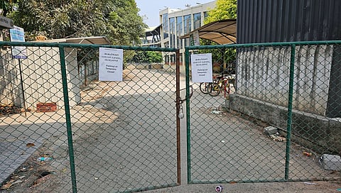 ಮೆಟ್ರೋ ನಿಲ್ದಾಣದ ಬಳಿ ಇರುವ ಪಾರ್ಕಿಂಗ್ ಪ್ರದೇಶ