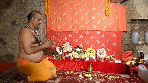 ಹಿಂದೂಗಳಿಂದ ಪೂಜೆ