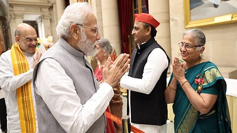 ಪ್ರಧಾನಿ ಮೋದಿಗೆ ವಂದಿಸುತ್ತಿರುವ ಡಾ ಸುಧಾಮೂರ್ತಿ(ಸಂಗ್ರಹ ಚಿತ್ರ)