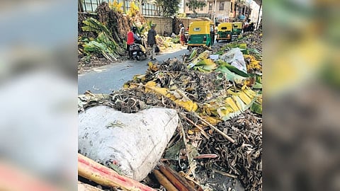 ಕೆ.ಆರ್.ಮಾರ್ಕೆಟ್ ನಲ್ಲಿ ಕಸದ ರಾಶಿ 