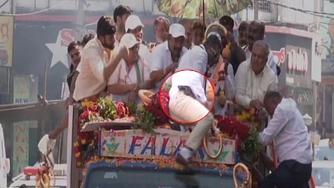 ಸೊಂಟದಲ್ಲಿ ಗನ್​ ಇಟ್ಕೊಂಡು ಸಿಎಂ ಸಿದ್ದರಾಮಯ್ಯಗೆ ಹಾರ ಹಾಕಿದ ವ್ಯಕ್ತಿ
