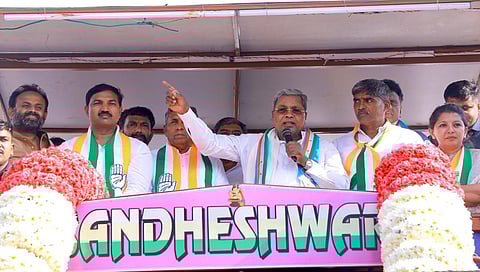 ಸಿಎಂ ಸಿದ್ದರಾಮಯ್ಯ ರೋಡ್ ಶೋ