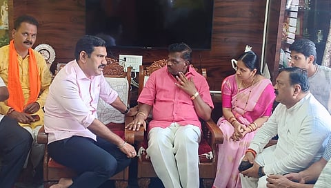 ನಿರಂಜನ ಹಿರೇಮಠ್ ಭೇಟಿಯಾದ ಬಿ.ವೈ. ವಿಜಯೇಂದ್ರ
