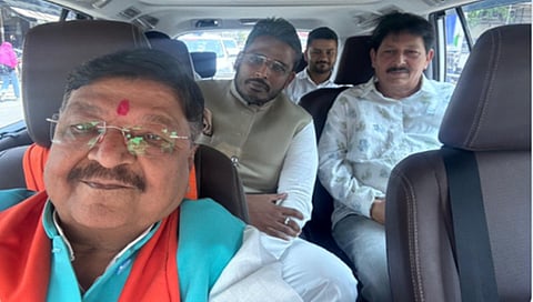ಅಕ್ಷಯ್ ಕಾಂತಿ ಬಾಮ್ ಅವರೊಂದಿಗೆ ಕೈಲಾಶ್ ವಿಜಯ ವರ್ಗೀಯಾ