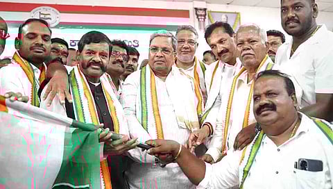 ಶ್ರೀನಿವಾಸ್ ಪ್ರಸಾದ್ ಸಹೋದರ ವಿ.ರಾಮಸ್ವಾಮಿ ಕಾಂಗ್ರೆಸ್ ಸೇರ್ಪಡೆ