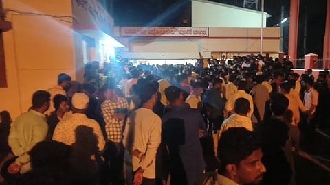 ಚನ್ನಗಿರಿ ಪೊಲೀಸ್ ಕಸ್ಟಡಿಯಲ್ಲಿದ್ದ ಆರೋಪಿ ಸಾವು: ರೊಚ್ಚಿಗೆದ್ದ ಸಂಬಂಧಿಕರಿಂದ ಠಾಣೆ ಧ್ವಂಸ, 11 ಪೊಲೀಸರಿಗೆ ಗಾಯ