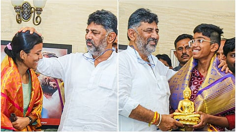 ಎಸ್‌ಎಸ್‌ಎಲ್‌ಸಿ ಟಾಪರ್‌ಗಳಾದ ಪ್ರಥಮ ರ್ಯಾಂಕ್ ಪಡೆದ ಅಂಕಿತಾ ಮತ್ತು ತೃತೀಯ ರ್ಯಾಂಕ್ ಪಡೆದ ನವನೀತ್ ಅವರನ್ನು ಸನ್ಮಾನಿಸಿದ ಡಿಸಿಎಂ ಡಿ ಕೆ ಶಿವಕುಮಾರ್ 