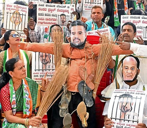 ಪ್ರಜ್ವಲ್ ರೇವಣ್ಣ ವಿರುದ್ಧ ಪ್ರತಿಭಟನೆ