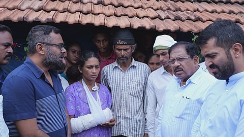 ಬಾಲಕಿ ಮೀನಾಳ ಮನೆಗೆ ಪರಮೇಶ್ವರ ಭೇಟಿ 
