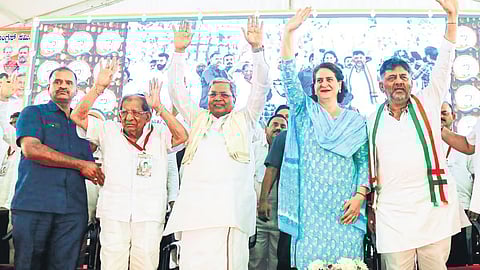 ದಾವಣಗೆರೆಯಲ್ಲಿ ಕಾಂಗ್ರೆಸ್ ನಾಯಕರು.
