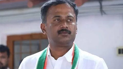 ದಿನೇಶ್ ಗೂಳಿಗೌಡ