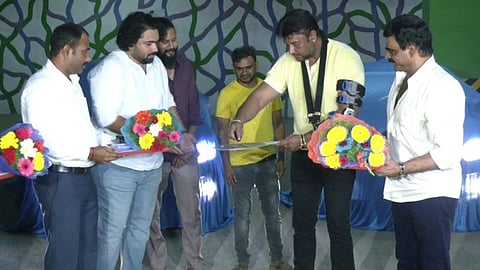 Actor Darshan-Rockline Venkatesh gifts cars