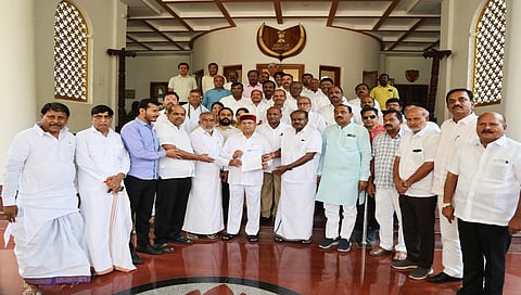ರಾಜ್ಯಪಾಲರೊಂದಿಗೆ ಜೆಡಿಎಸ್ ನಿಯೋಗ