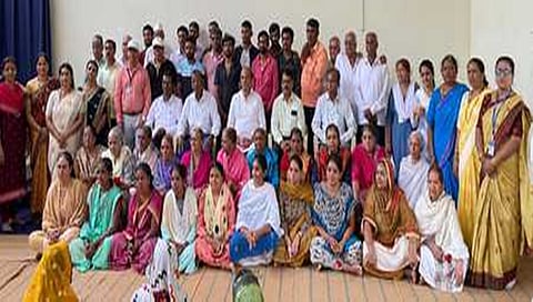 ಪ್ರತಿಜ್ಞೆ ಮಾಡಿದ ಸದಸ್ಯರು