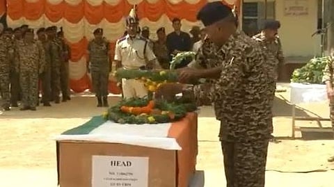 ಎನ್ ಕೌಂಟರ್ ನಲ್ಲಿ ಹುತಾತ್ಮರಾದ ಜವಾನನಿಗೆ ಸೇನೆಯಿಂದ ಅಂತಿಮ ಗೌರವ 
