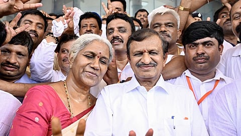 ಡಾ. ಮಂಜುನಾಥ್ ಮತ್ತು ಪತ್ನಿ ಅನಸೂಯ