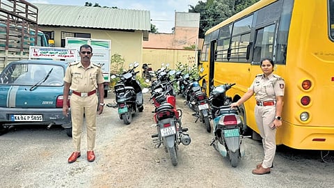 ಅನಧಿಕೃತ ವಾಹನಗಳ ವಿರುದ್ಧ ಸಾರಿಗೆ ಇಲಾಖೆ ಸಮರ: ಒಂದೇ ದಿನ 133 ಬೈಕ್ ಟ್ಯಾಕ್ಸಿ ವಶಕ್ಕೆ!