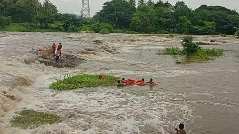 ರಕ್ಷಣಾ ಕಾರ್ಯಾಚರಣೆ ಚಿತ್ರ