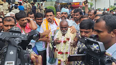ರೈತ ಫಕೀರಪ್ಪನಿಗೆ ಸನ್ಮಾನ 