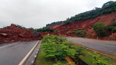 ಅಂಕೋಲಾದಲ್ಲಿ ಸಂಭವಿಸಿದ ಭೂ ಕುಸಿತ
