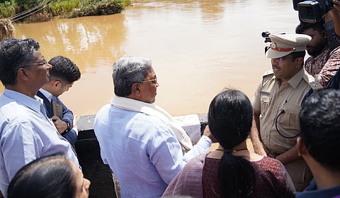 ಪ್ರವಾಹ ಪೀಡಿತ ಪ್ರದೇಶಗಳಲ್ಲಿ ಸಿಎಂ ಸಿದ್ದರಾಮಯ್ಯ ಪರಿಶೀಲನೆ