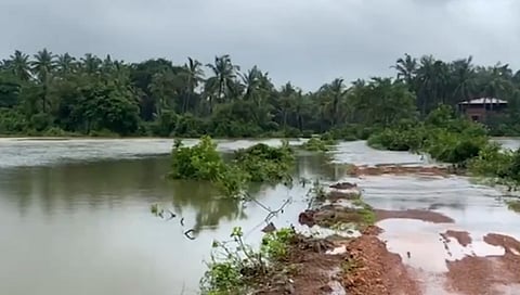 ಗ್ರಾಮಗಳಿಗೆ ನುಗ್ಗಿದ ಫಲ್ಗುಣಿ ನದಿ